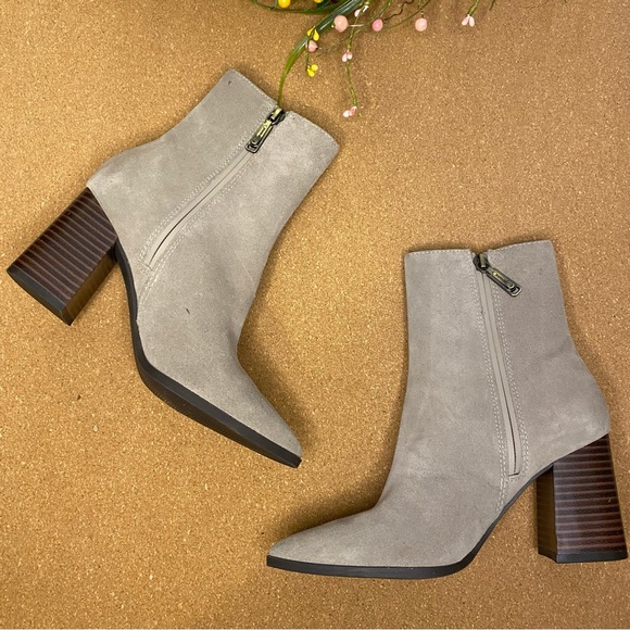 Blondo Indi Waterproof Bootie Suede Size 6.5 Pointy Toe - Picture 2 of 15